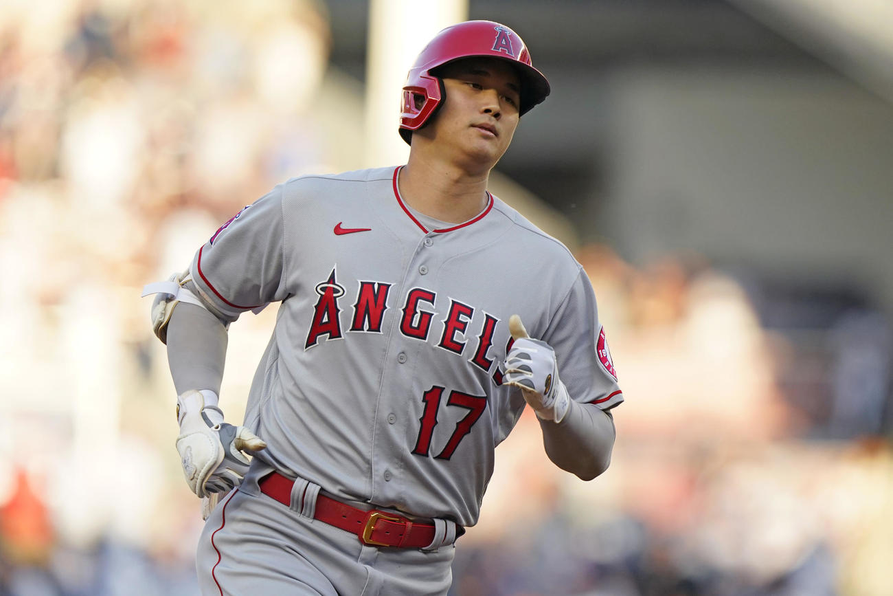 ヤンキース－エンゼルス　第1打席で本塁打を放った大谷翔平（AP）
