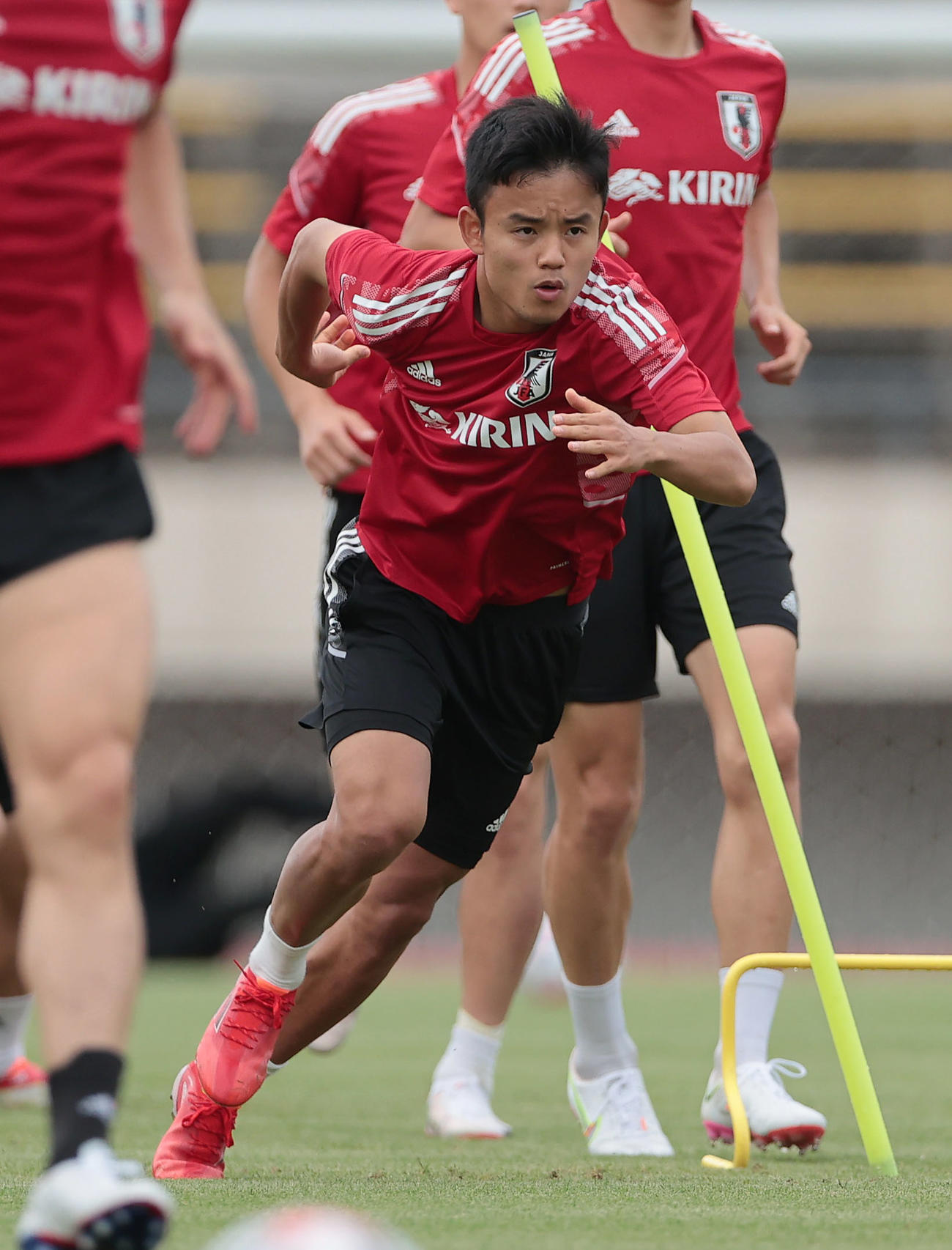 練習で汗を流す久保（2021年7月15日）