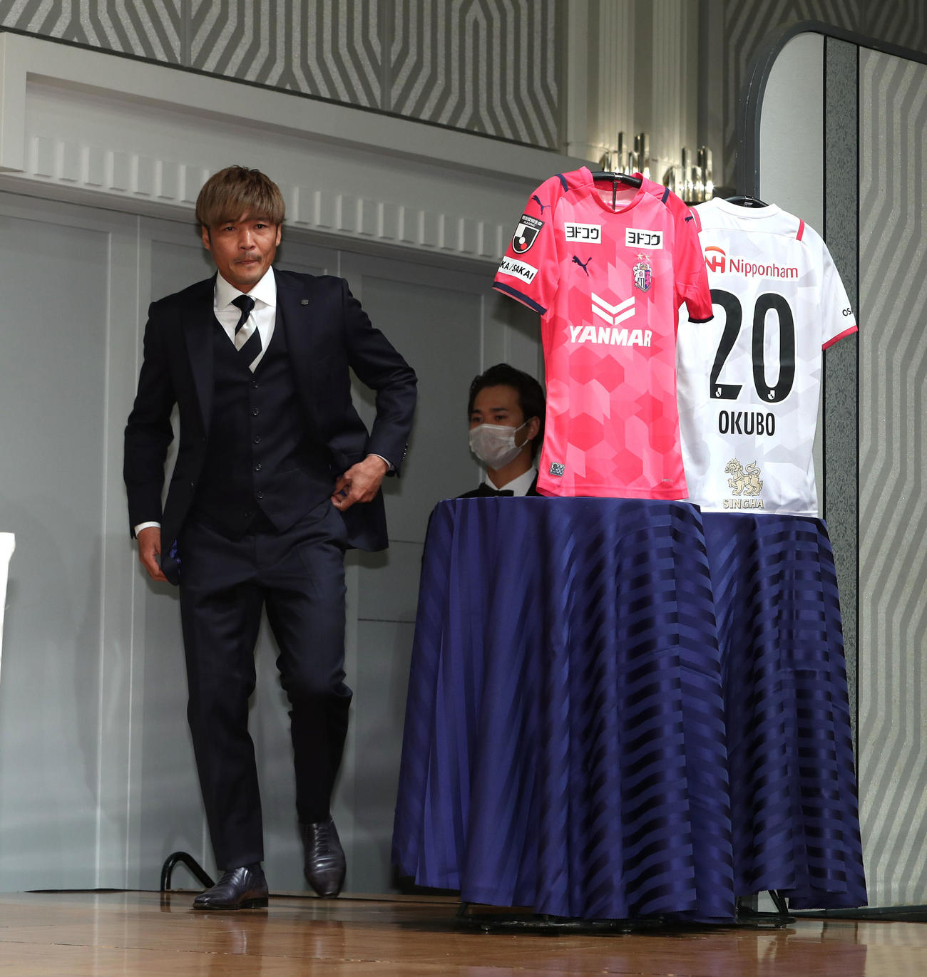 引退会見に登壇するC大阪大久保嘉人（撮影・白石智彦）