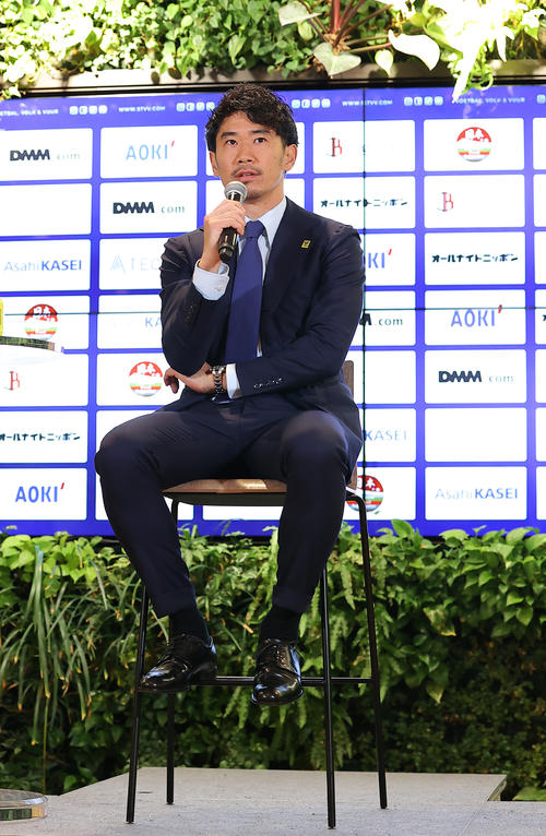 アクション ビリーヤギ グリット 香川 真司 スーツ ちょっと待って 一瞬 切手