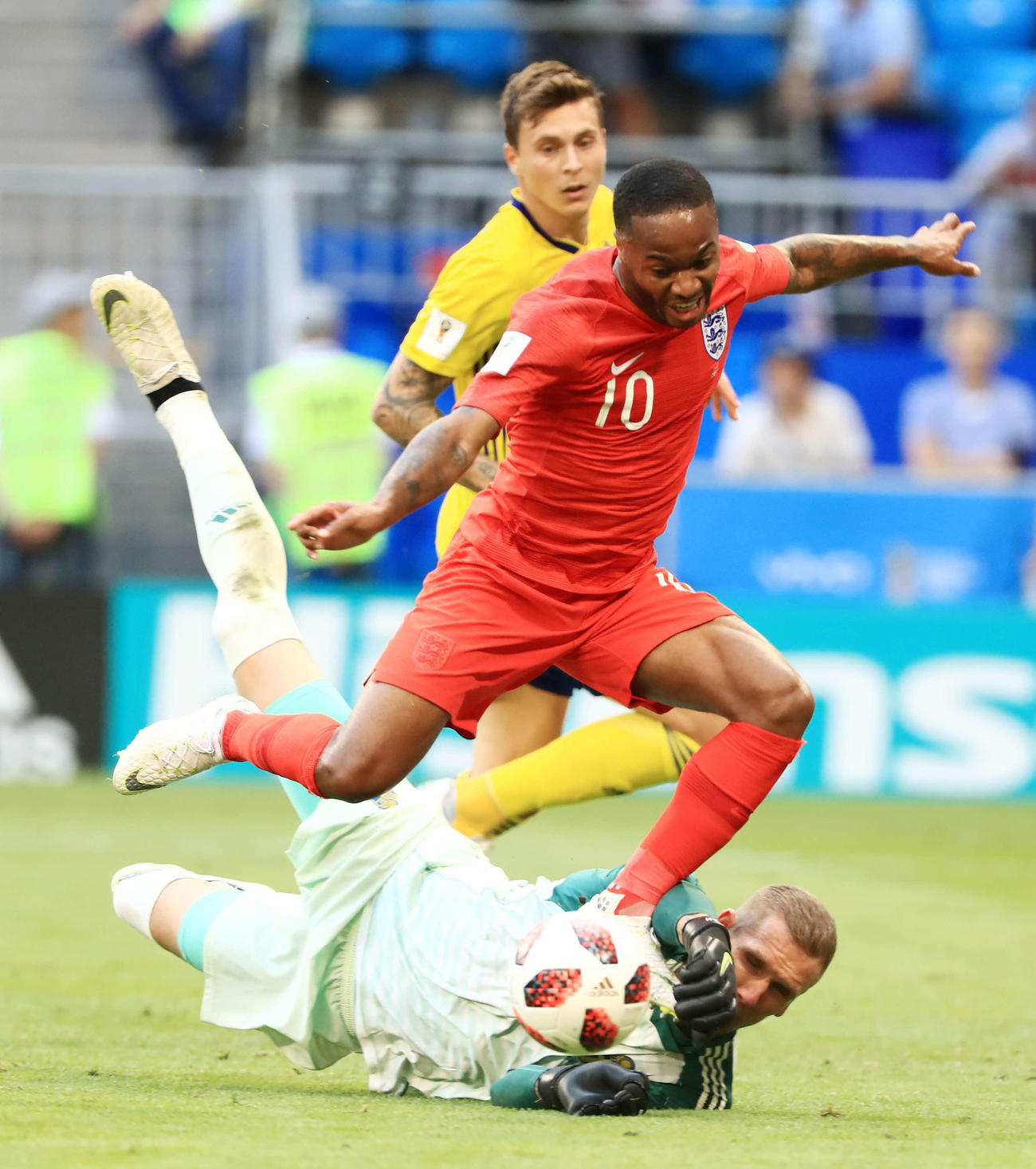 第21回サッカーW杯ロシア大会  イングランドFWラヒーム・スターリング（中央）（2018年7月7日）