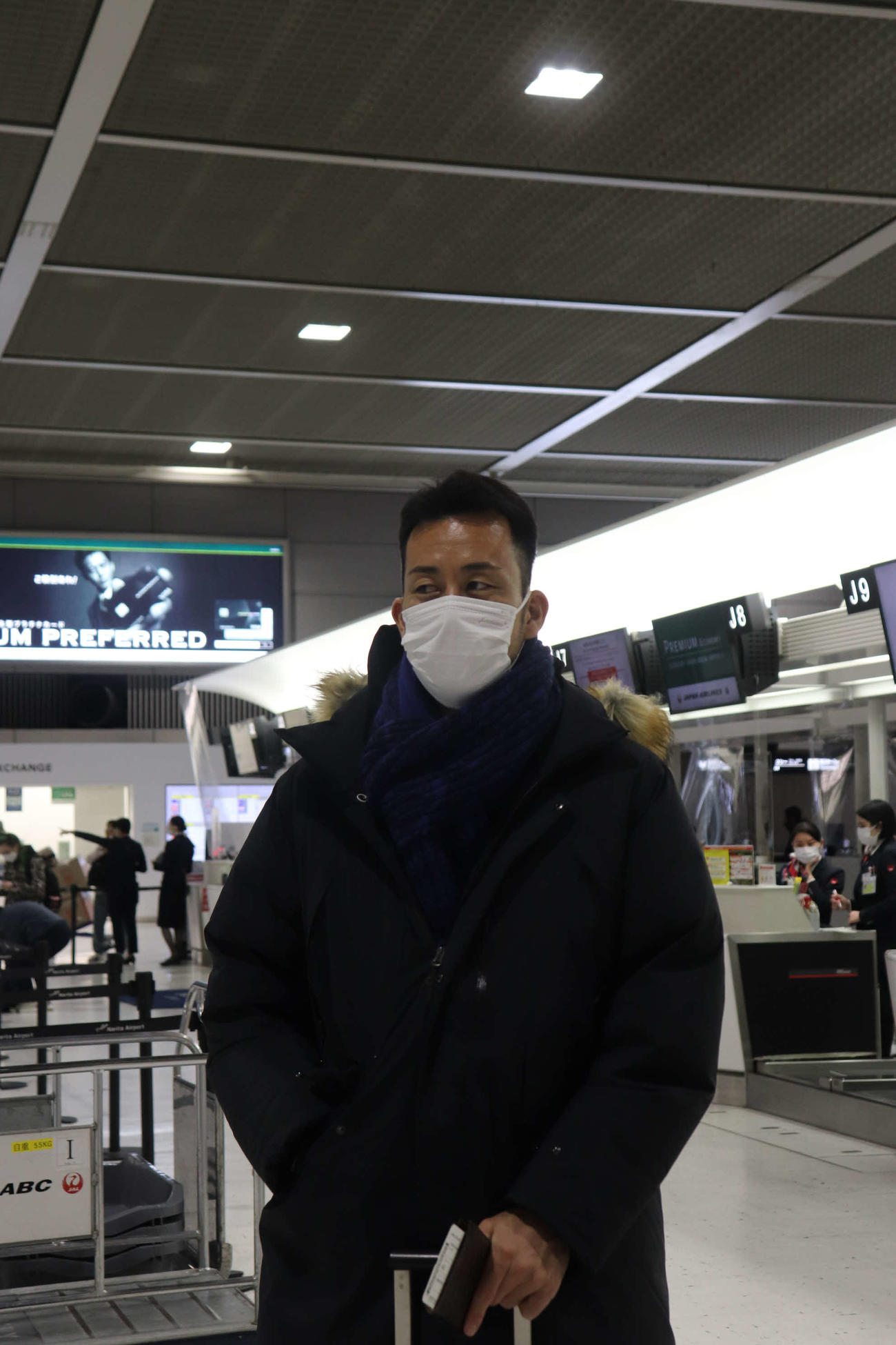 ドイツに出発前に取材に応じる日本代表DF吉田麻也
