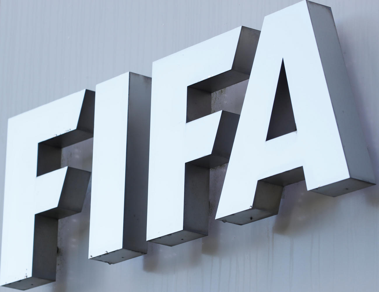 FIFAのロゴ（ロイター）