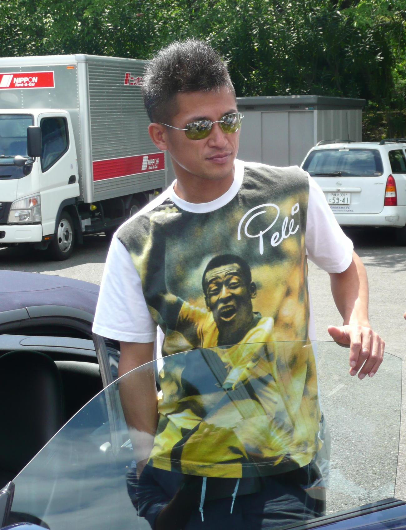 ペレTシャツを着る三浦知良（2007年撮影）　