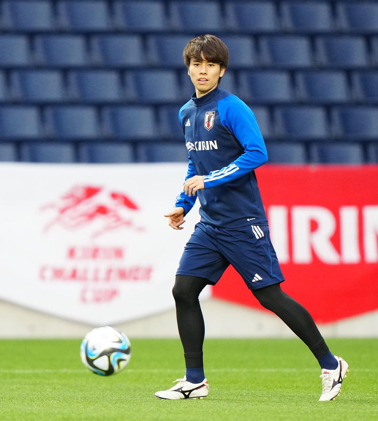田中碧、右膝内側靱帯断裂「チームから離脱。碧、お大事に」クラブが発表 全治には触れず - ブンデスリーガ写真ニュース : 日刊スポーツ