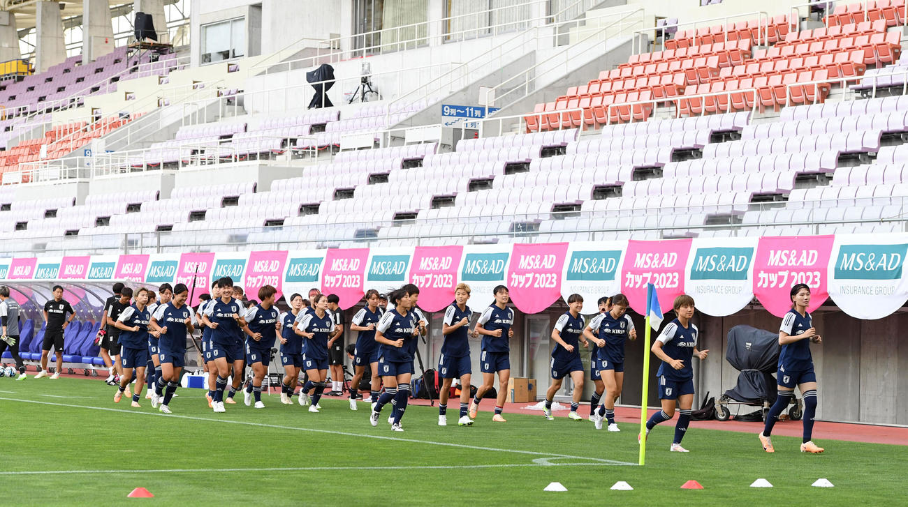 パナマ代表との強化試合を前に前日練習を行ったなでしこジャパン（撮影・たえ見朱実）