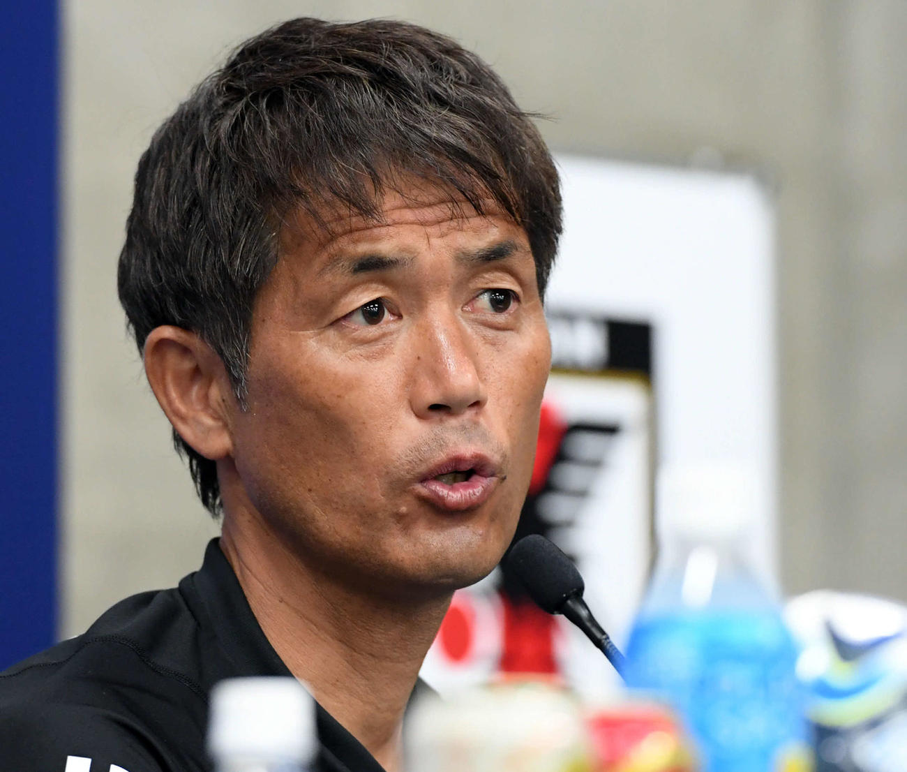 前日練習を終え会見に応じたなでしこジャパンの池田監督（撮影・たえ見朱実）
