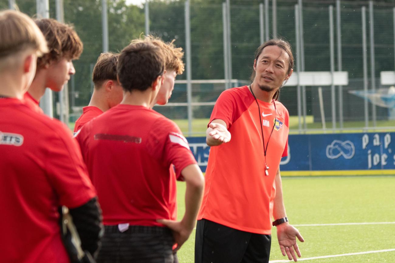 SKNザンクト・ペルテンのアカデミーダイレクター兼U－18監督を務めるモラス雅輝氏（C）SKN St. Pölten lten