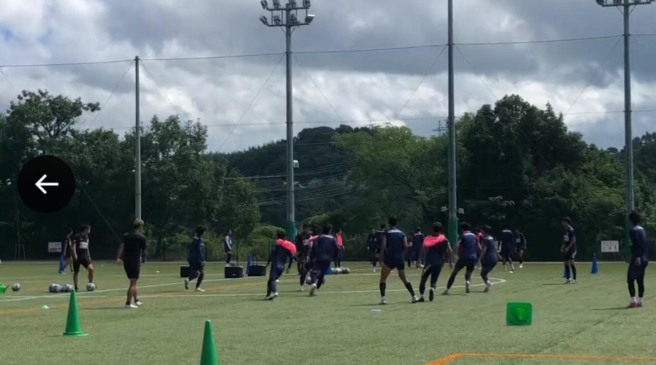 本田圭佑が参加したカマタマーレ讃岐の練習の様子（カマタマーレ讃岐の公式Xから）