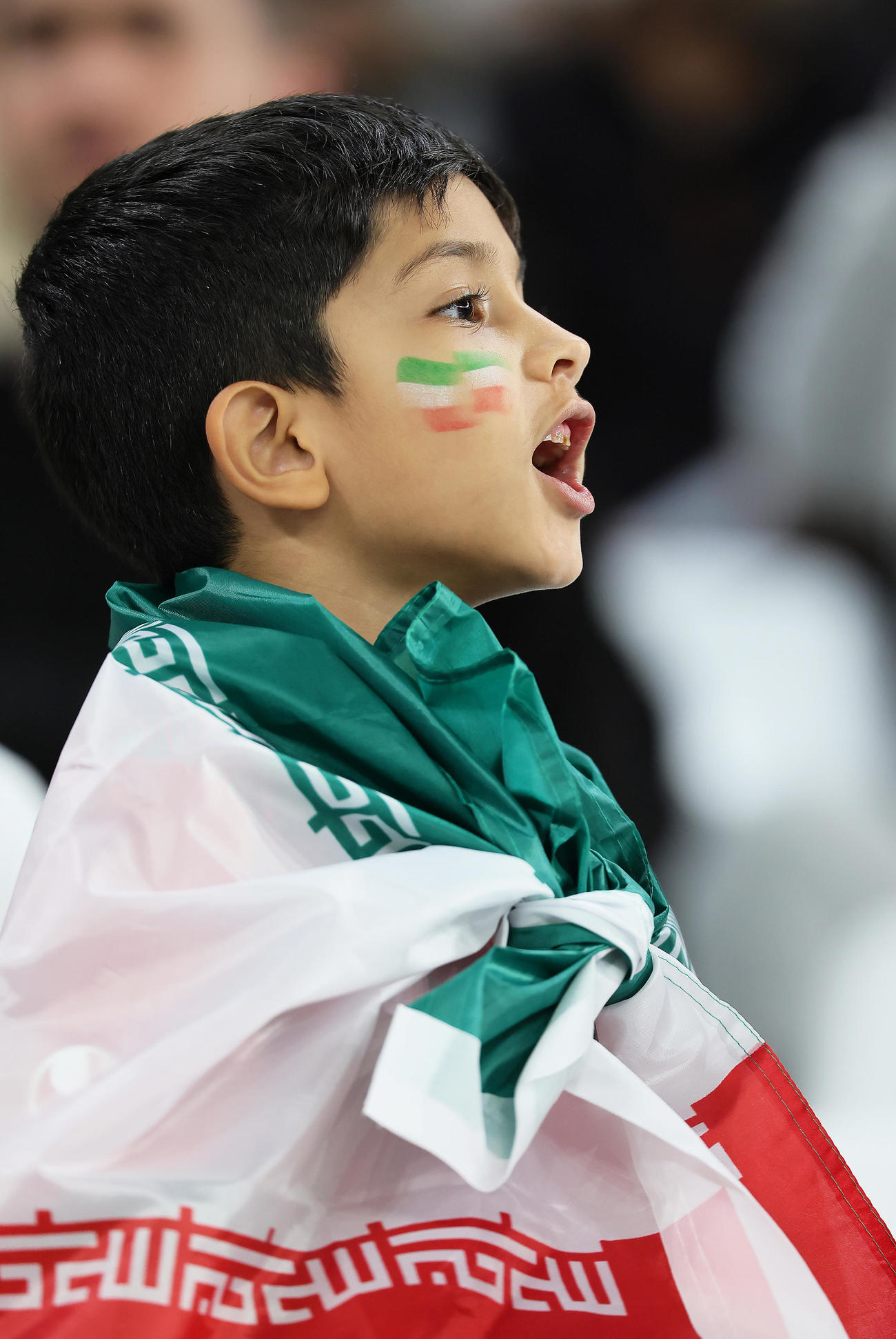 イラン対パレスチナ　イランを応援する子ども（撮影・足立雅史）