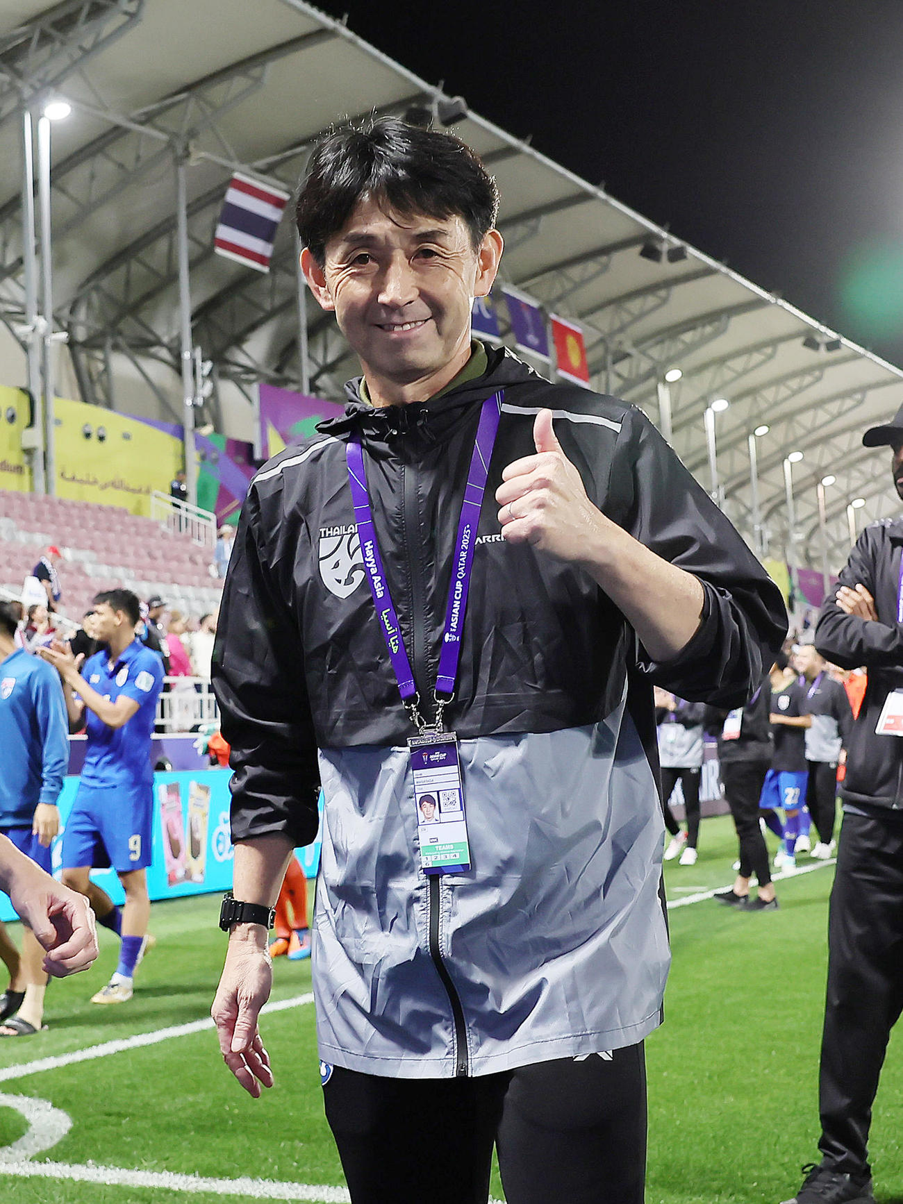タイ対キルギス　勝利を飾り笑顔を見せるタイ代表の石井監督（撮影・足立雅史）