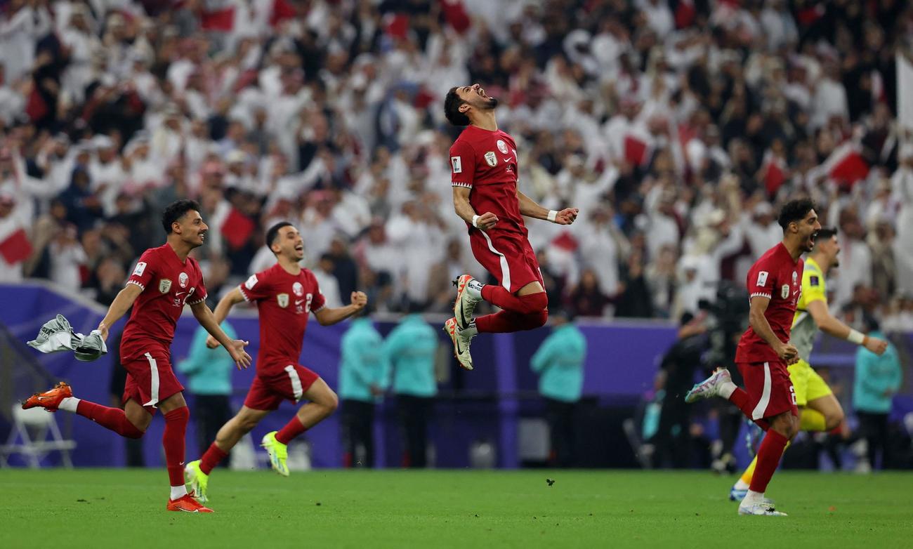 連覇を決め歓喜のカタールイレブン（ロイター）