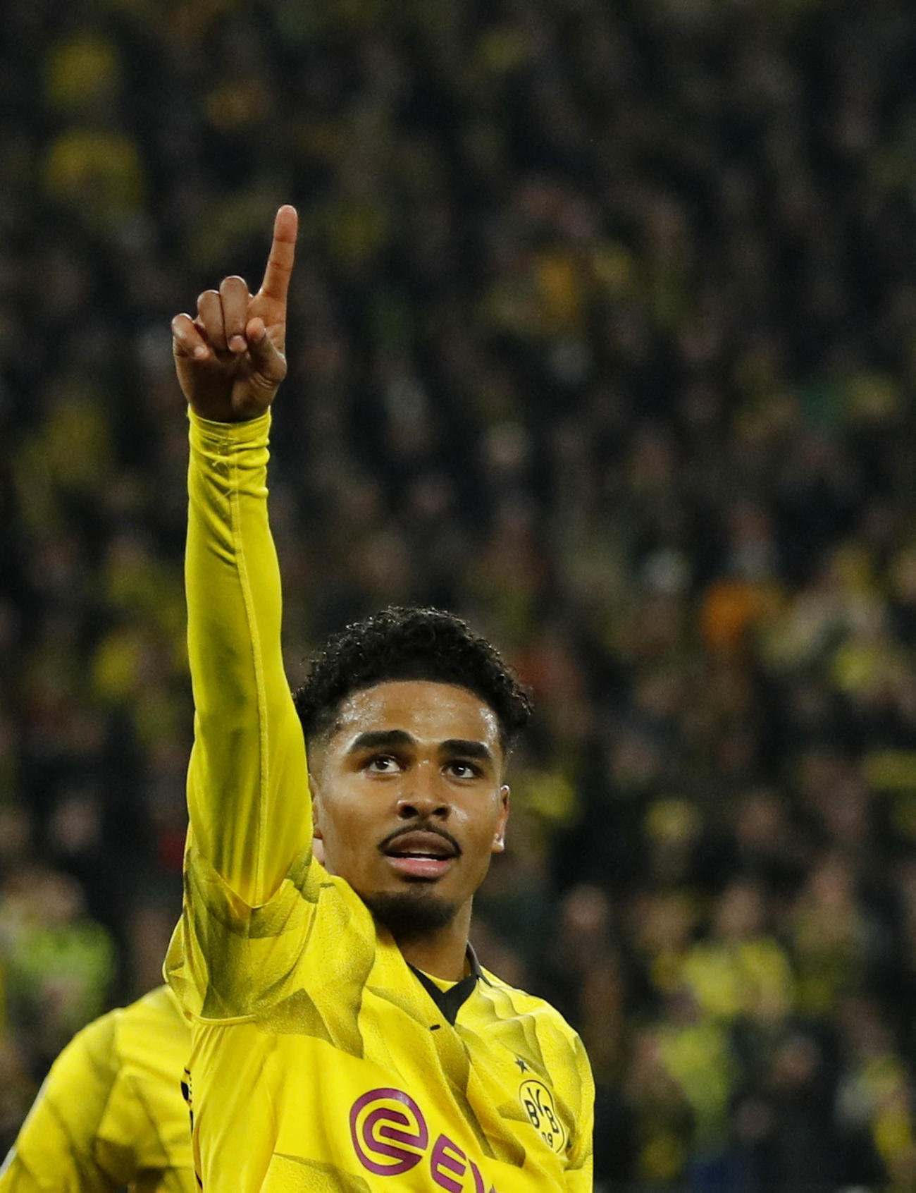 チーム2点目を決めて喜ぶドルトムント・マースセン（AP）