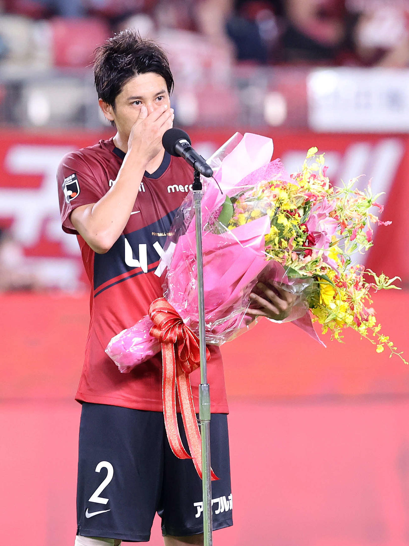 2020年8月、引退あいさつで言葉に詰まるJ1鹿島の内田篤人氏