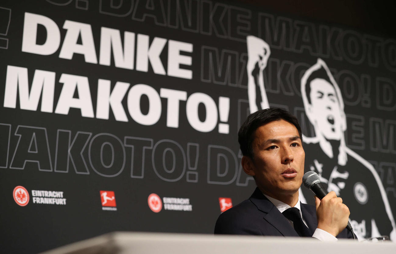 引退会見に臨んだサッカー元日本代表の長谷部（撮影・河野匠）