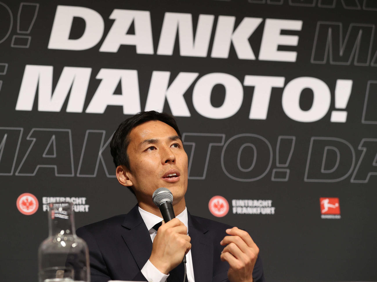 引退会見に臨んだサッカー元日本代表の長谷部（撮影・河野匠）