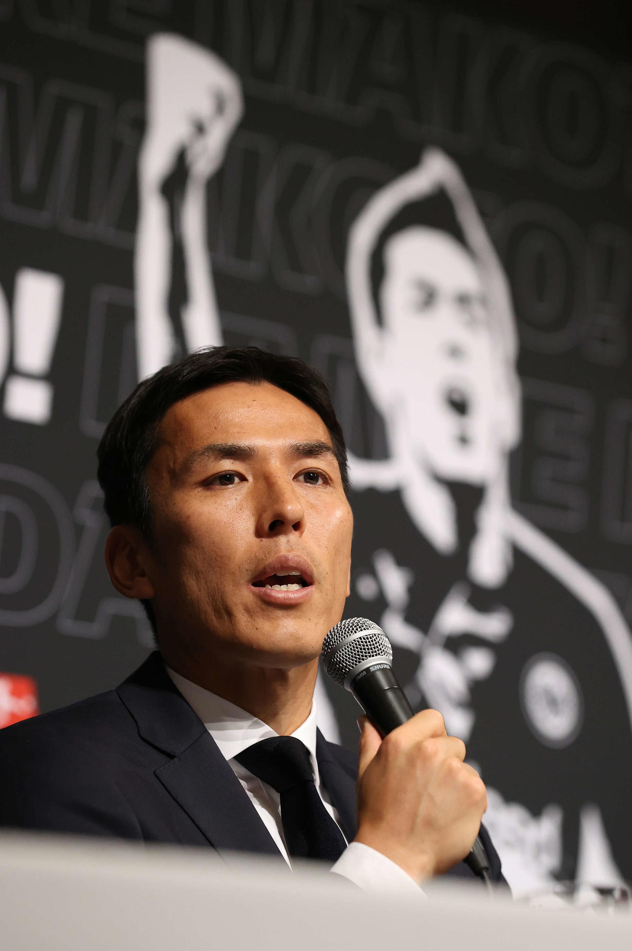 引退会見に臨んだサッカー元日本代表の長谷部（撮影・河野匠）