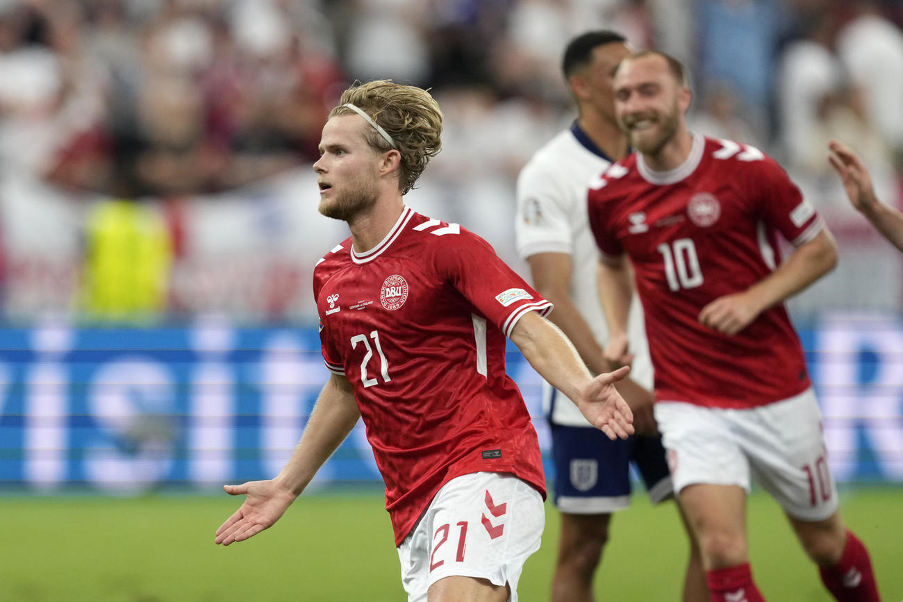 ゴールを決めたデンマーク代表MFヒュルマンド（AP）