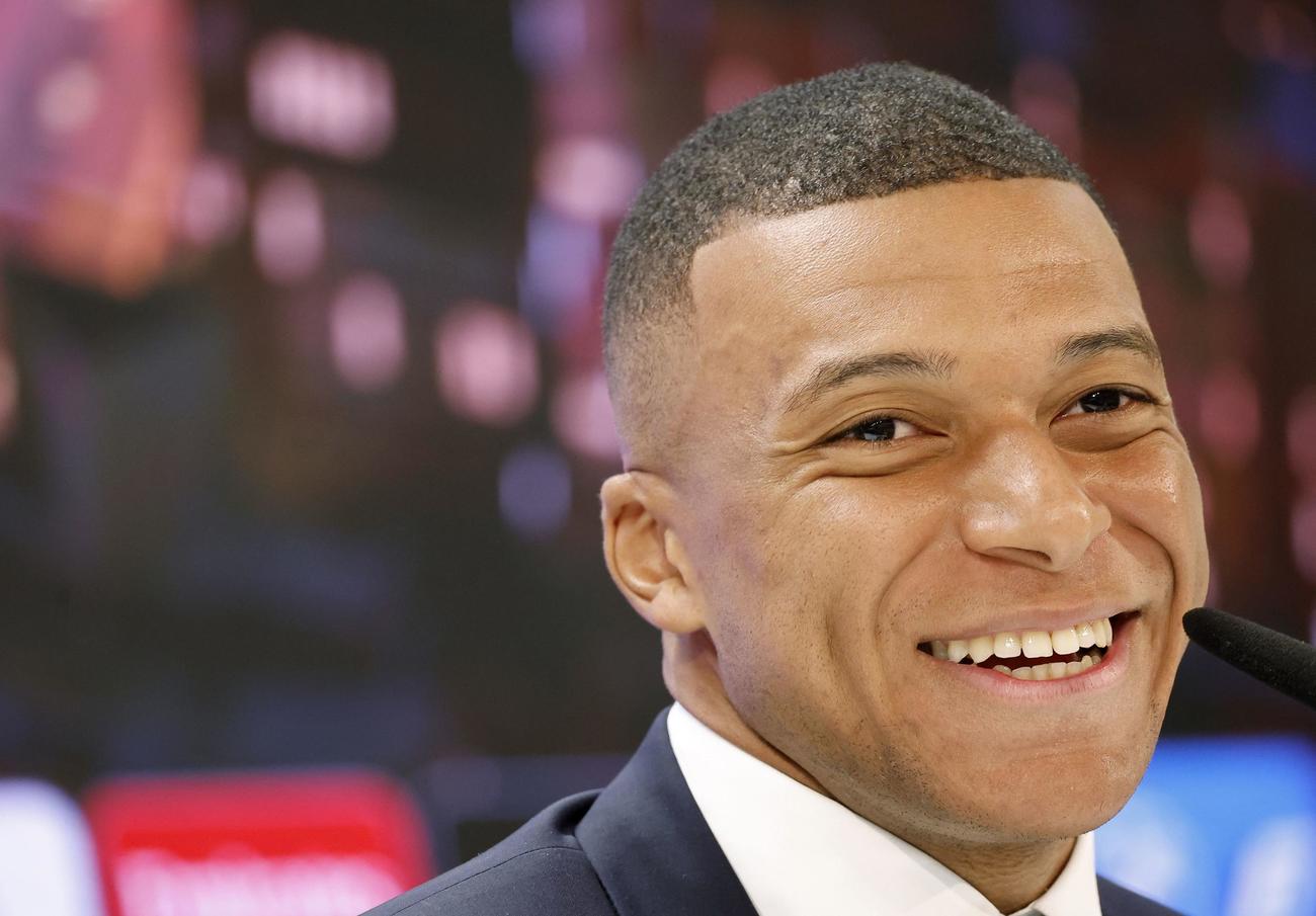 レアル・マドリード入団式に出席した、キリアン・エムバペ（ロイター）