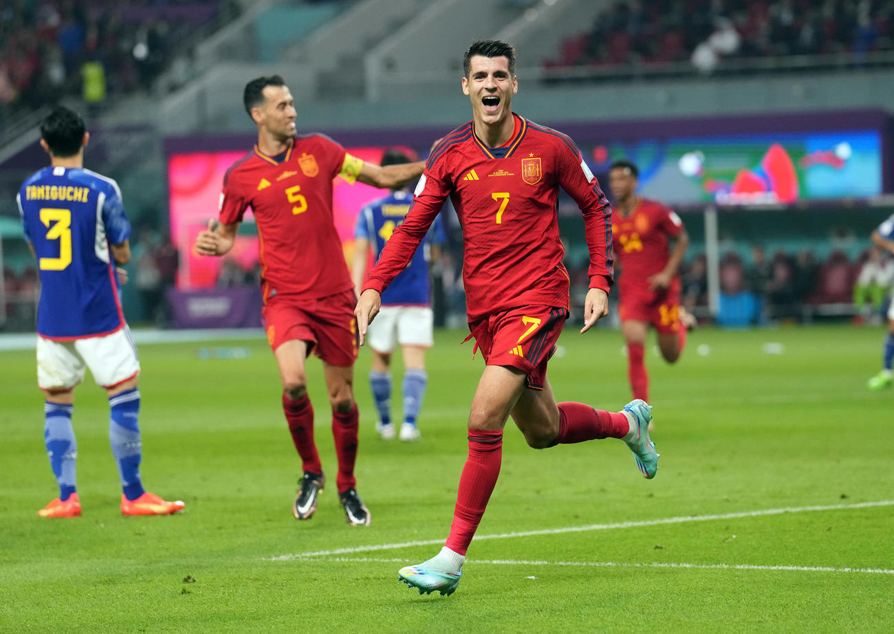 日本対スペイン　前半、先制ゴールを決め笑顔でピッチを駆けるスペインのモラタ（2022年12月撮影）