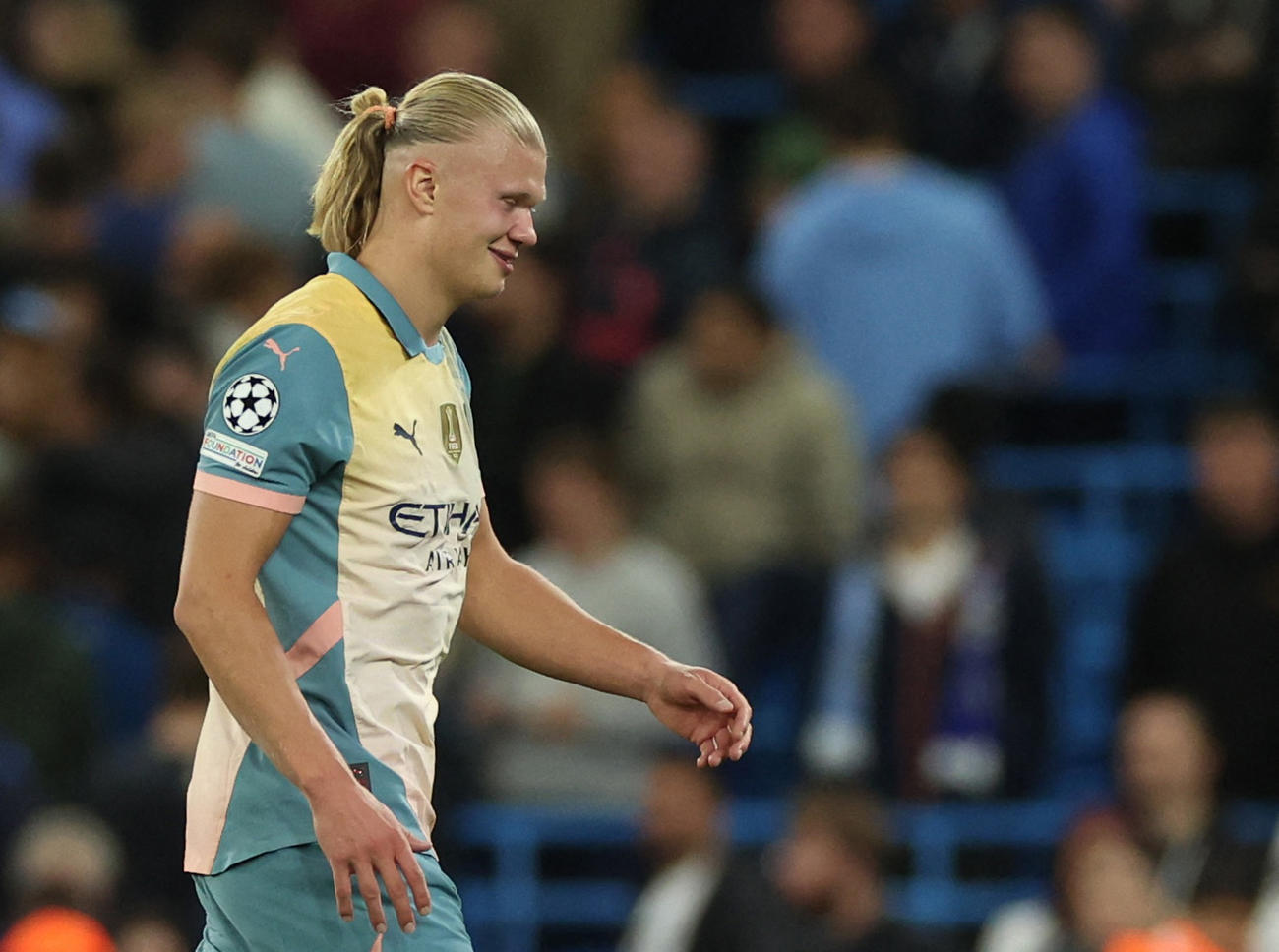 プレーするマンチェスター・シティーのハーランド（ロイター）