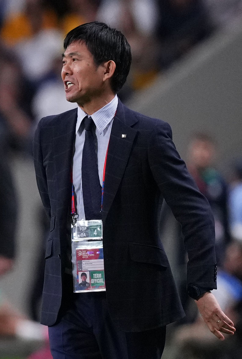 日本対オーストラリア　後半、声を荒げ指示を出す森保監督（撮影・横山健太）