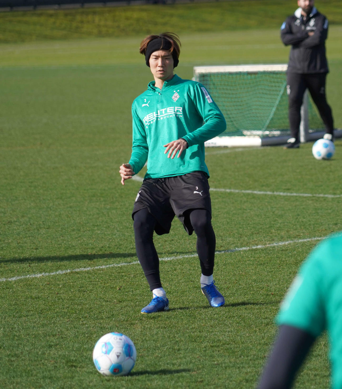 トレーニングに臨んだドイツ1部ボルシアMG所属の日本代表DF板倉滉（撮影・佐藤成）
