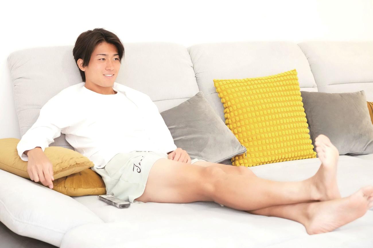 初のフォトブック「Natural　ナチュラル」を発売する日本代表MF中村敬斗（（C）中村敬斗フォトブック『Naturalナチュラル』（撮影／渡辺航滋・双葉社刊））