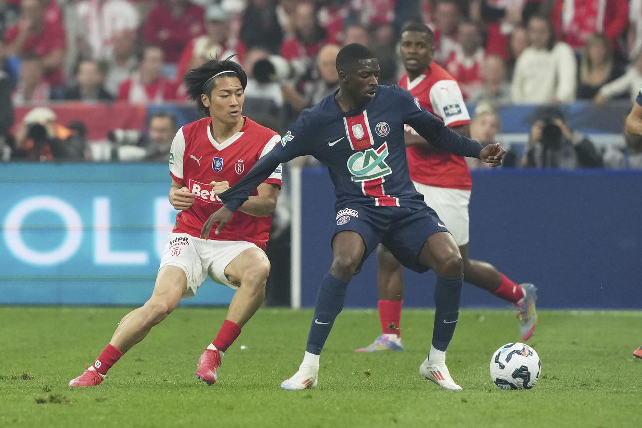 パリSGデンベレに挑むSランス中村敬斗（AP）
