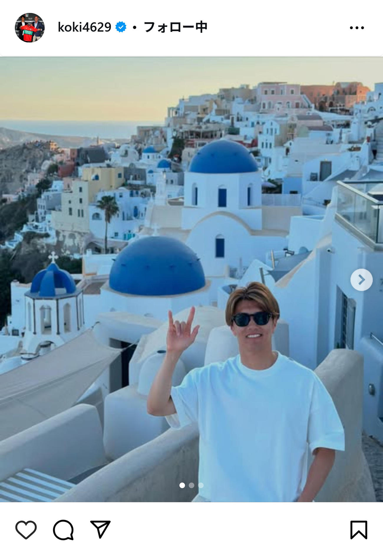 ギリシャ・サントリーニ島を訪れた小川航基（インスタグラムから）