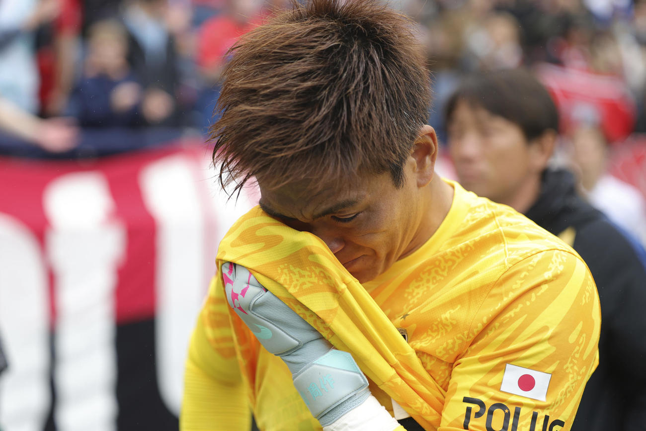 悔し涙を流す浦和GK西川周作（AP)