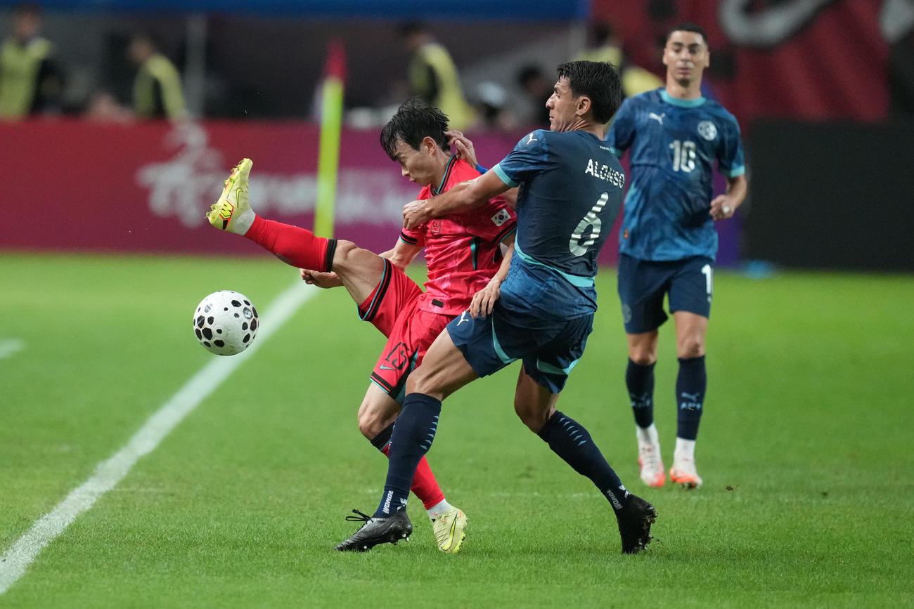 パラグアイ戦に挑む韓国（AP）
