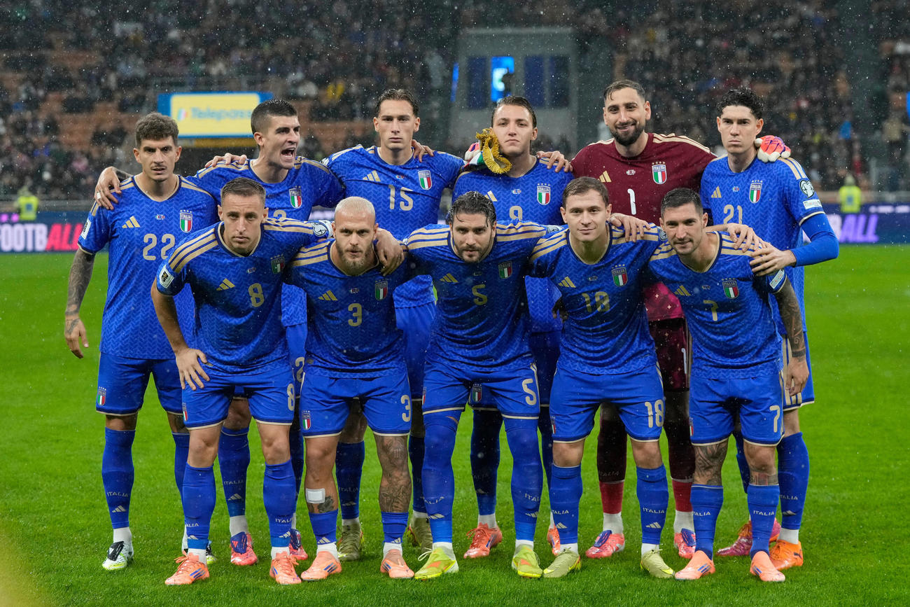 11月16日の試合でノルウェーに敗れたイタリア代表（AP）