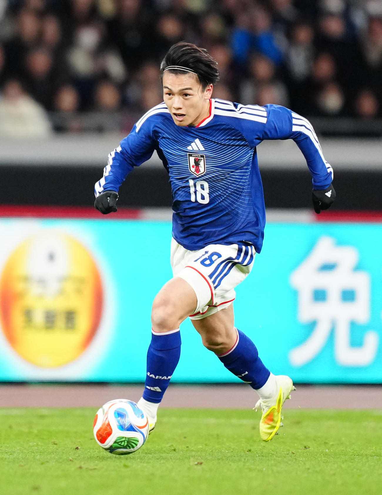 日本代表でプレーする上田綺世（2025年11月撮影）