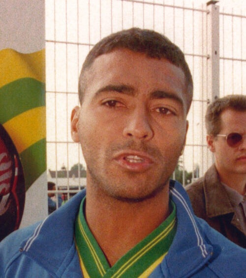 元ブラジル代表ロマーリオ氏、35歳年下の25歳歯学部生と熱愛中「年齢は