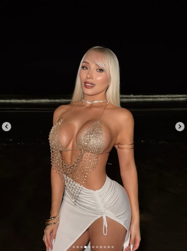 チリ・リーグのCDオヒギンスの監督解任まで「服を脱がない」と断言したセクシー女優ダニエラ・チャベス（チャベス公式インスタグラムから）