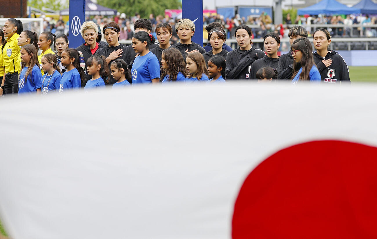 米国戦に臨む女子日本代表（共同）