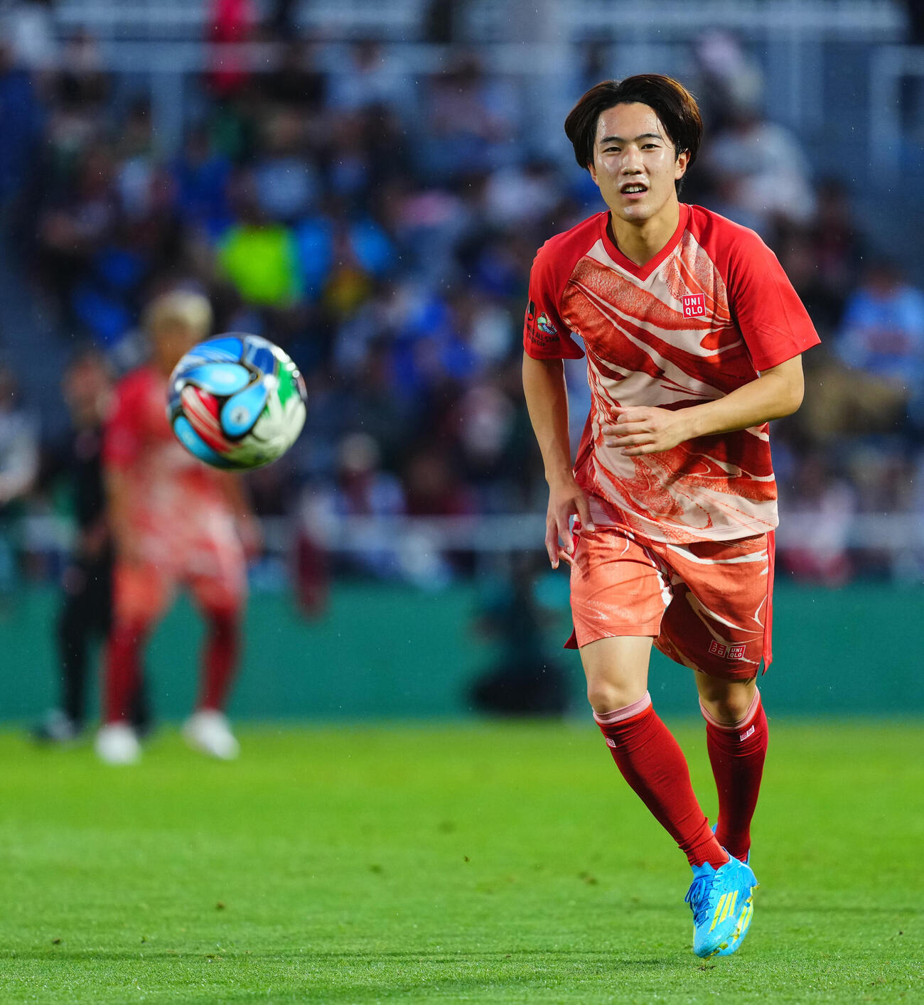 JリーグオールスターDAZNカップ前日公開練習　前日公開練習に臨むJ1イーストの佐藤龍之介＝2026年6月12日