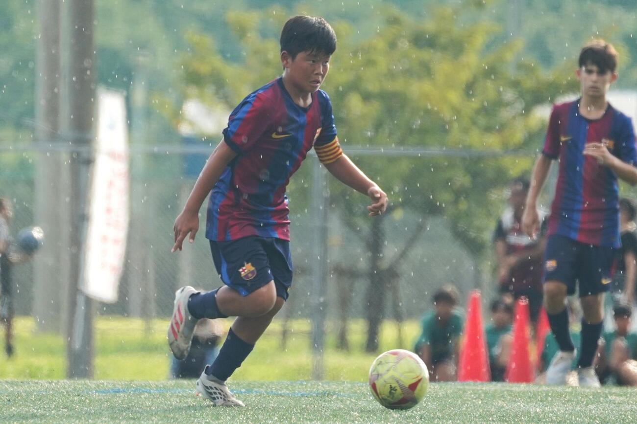 U－12ジュニアサッカーワールドチャレンジで躍動するスペイン1部バルセロナの下部組織に所属の西山芯太（撮影・栗林真菜）