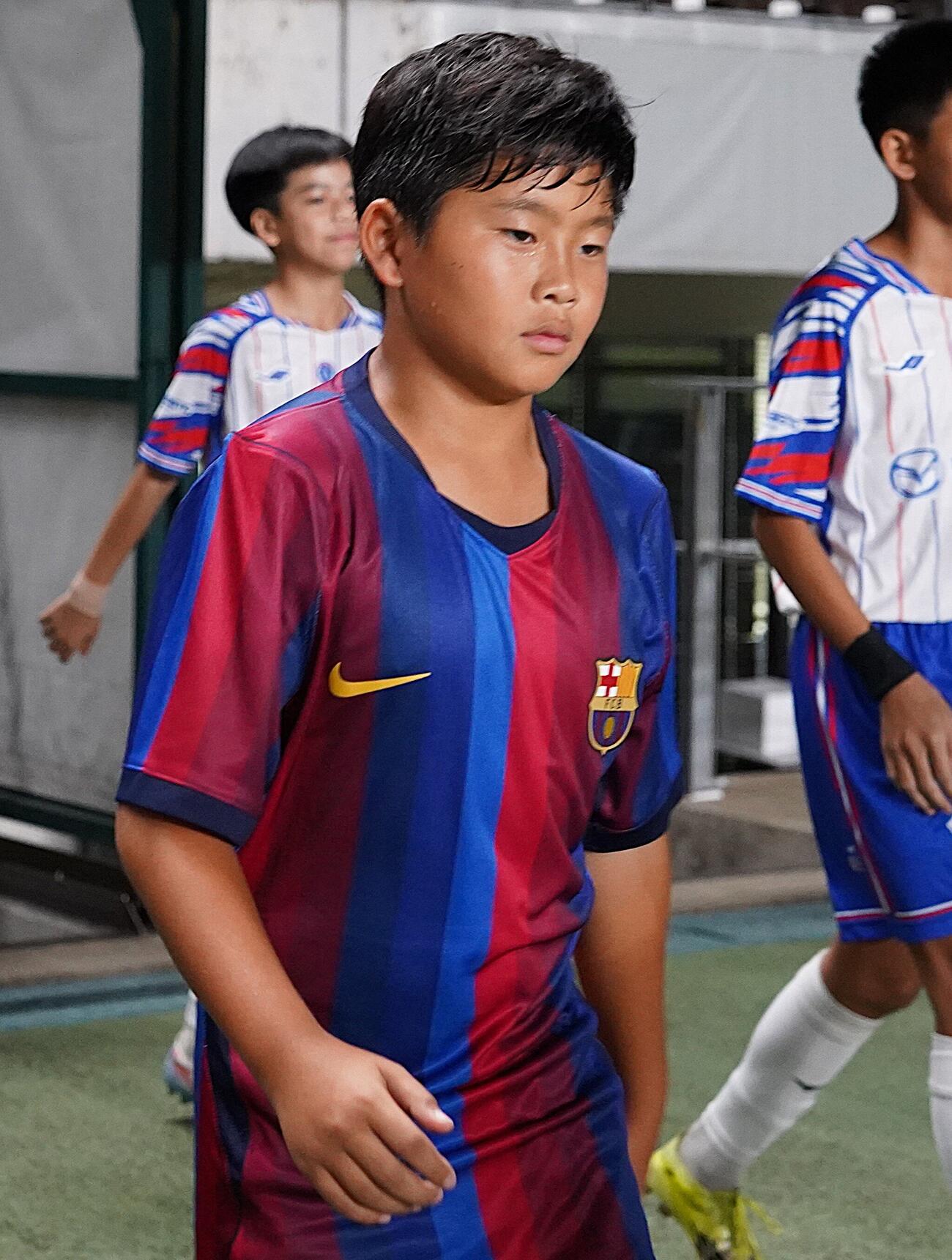 U－12ジュニアサッカーワールドチャレンジ決勝でピッチに入場するスペイン1部バルセロナの下部組織に所属の西山芯太（撮影・栗林真菜）