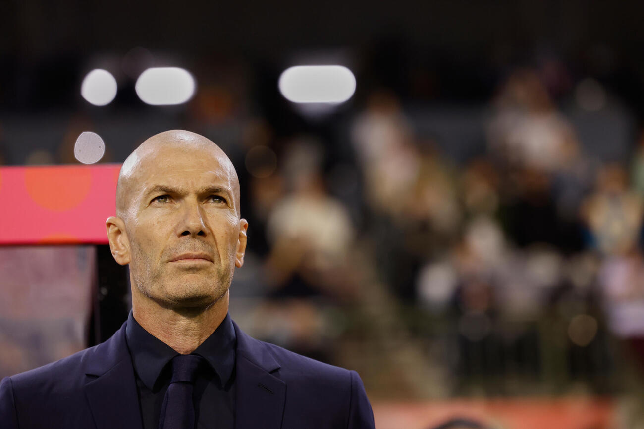 試合を見守るフランス代表ジダン監督（AP）