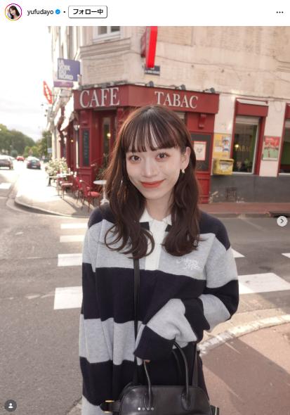 上田綺世のモデル妻・由布菜月の街角ショット（インスタグラムから）
