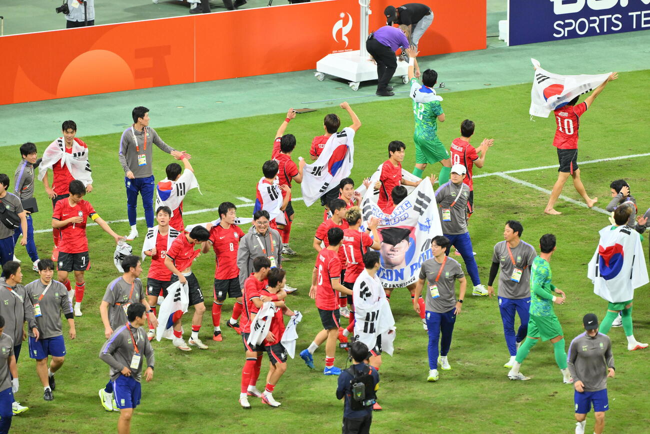 日本対韓国　優勝を決め喜ぶ韓国の選手たち（撮影・滝沢徹郎）