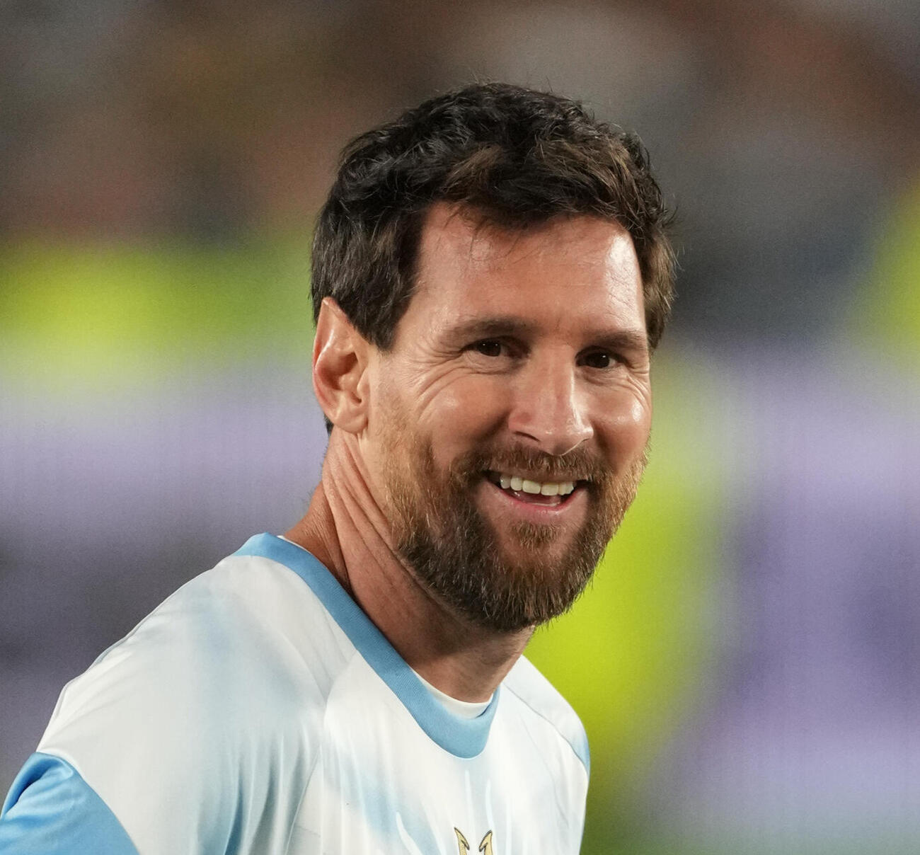 代表引退試合を前に笑顔を見せるアルゼンチン代表のメッシ（AP）