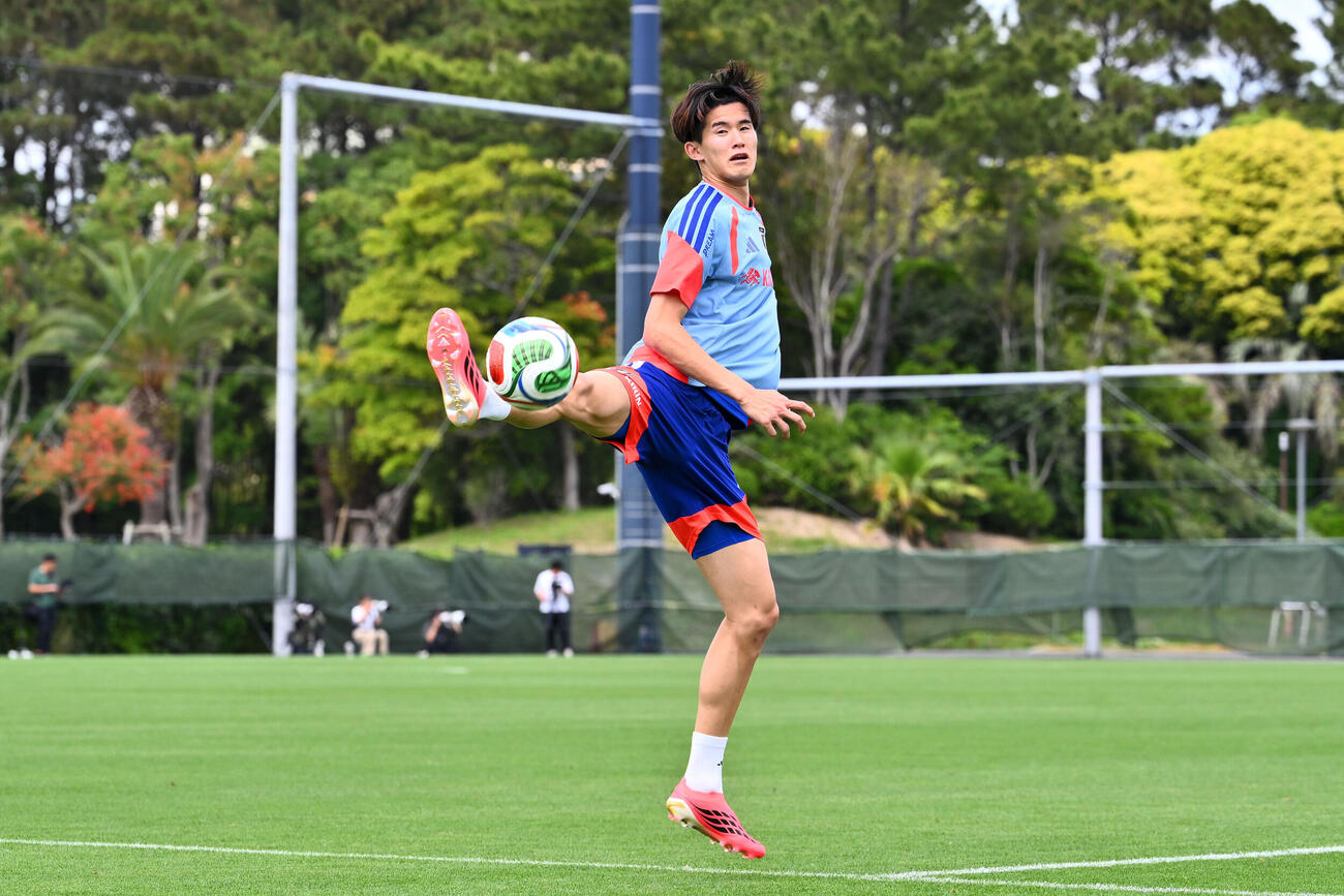 日本代表練習　調整する後藤啓介（撮影・滝沢徹郎）