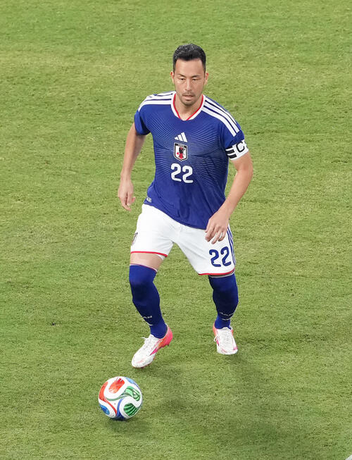 日本代表】吉田麻也が前半14分までプレー 代表戦では異例の両チーム