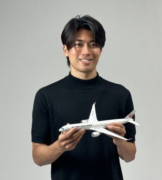 JALとパートナーシップ契約を結んだ日本代表MF中村敬斗（株式会社SUNLOGUE提供）