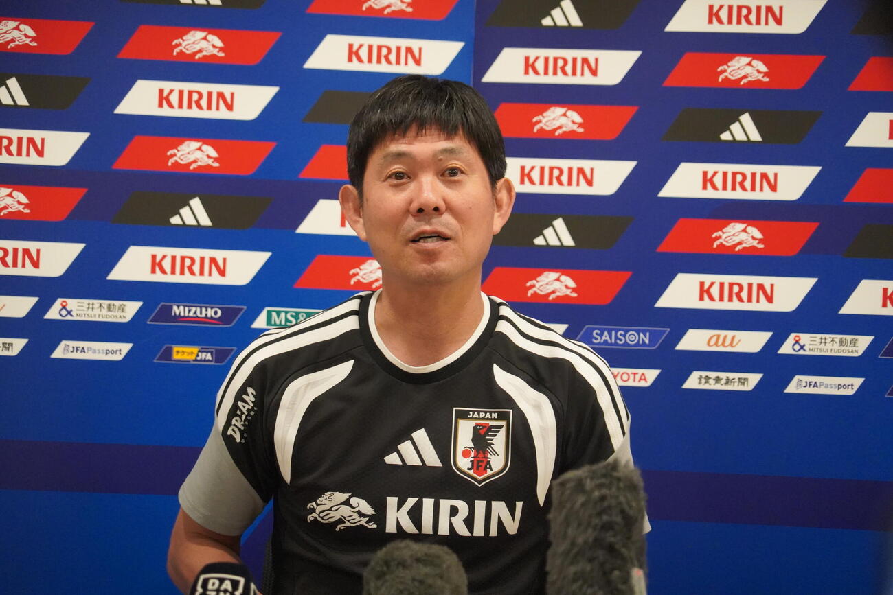 W杯北中米大会に向けたメキシコでの事前合宿総括の取材に応じる日本代表の森保一監督
