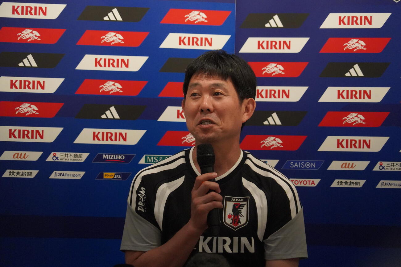 W杯北中米大会に向けたメキシコでの事前合宿総括の取材に応じる日本代表の森保一監督