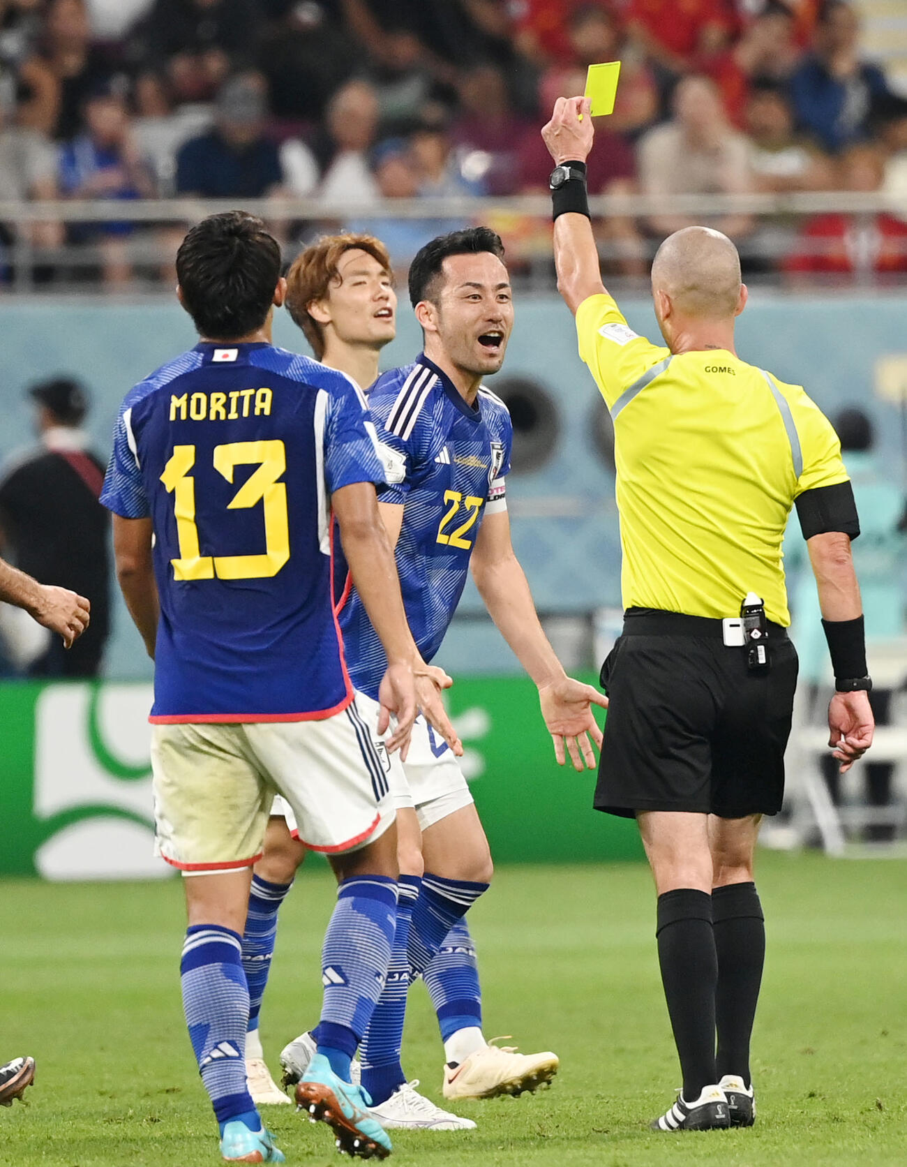 W杯カタール大会　日本対スペイン　前半、イエローカードをもらう吉田麻也（2022年12月撮影）